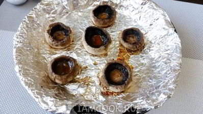 шампиньоны, фаршированные чечевицей