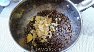 шампиньоны, фаршированные чечевицей