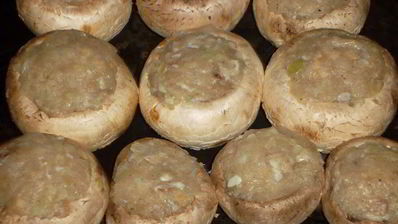 шампиньоны, фаршированные мясом