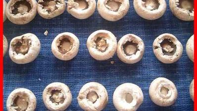 шампиньоны фаршированные с беконом