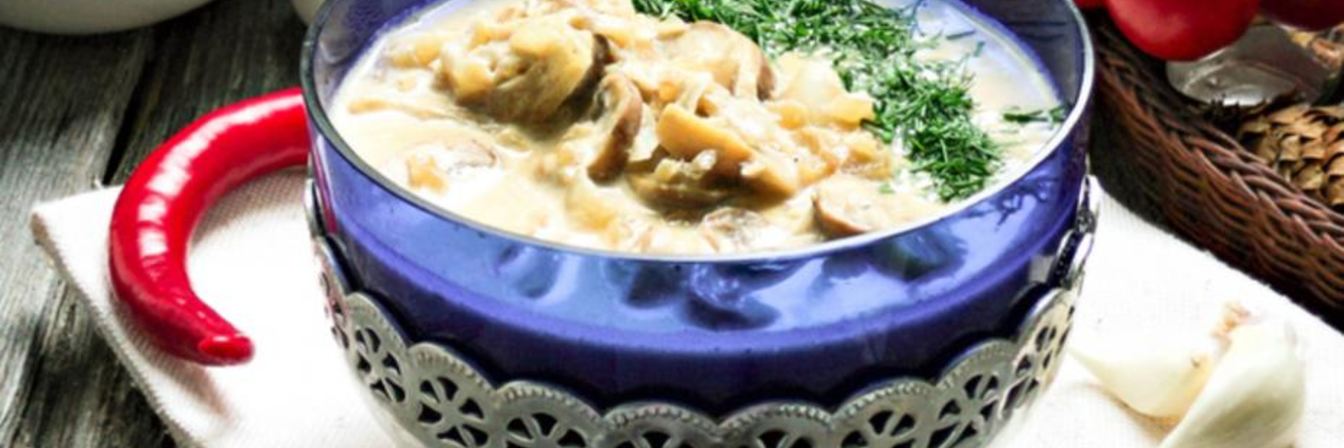 Шампиньоны королевские в сметанном соусе