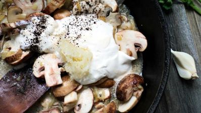 шампиньоны королевские в сметанном соусе