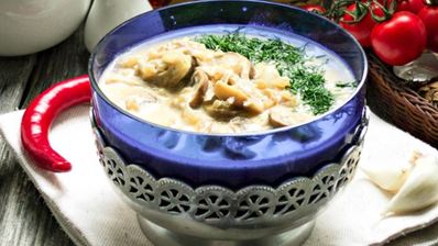 шампиньоны королевские в сметанном соусе