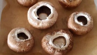 шампиньоны с сыром с голубой плесенью