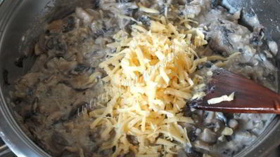 шампиньоны в сливочном соусе