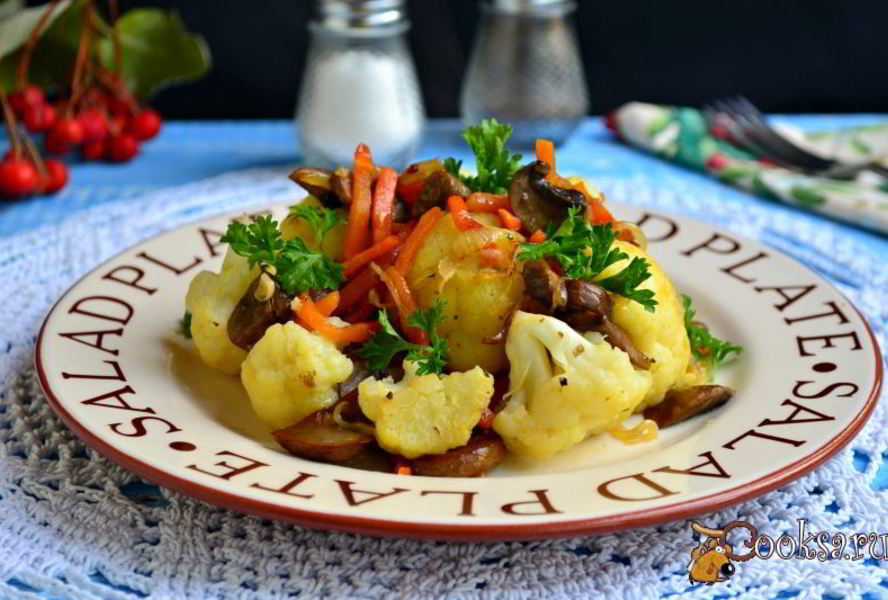 Шампиньоны жареные с цветной капустой