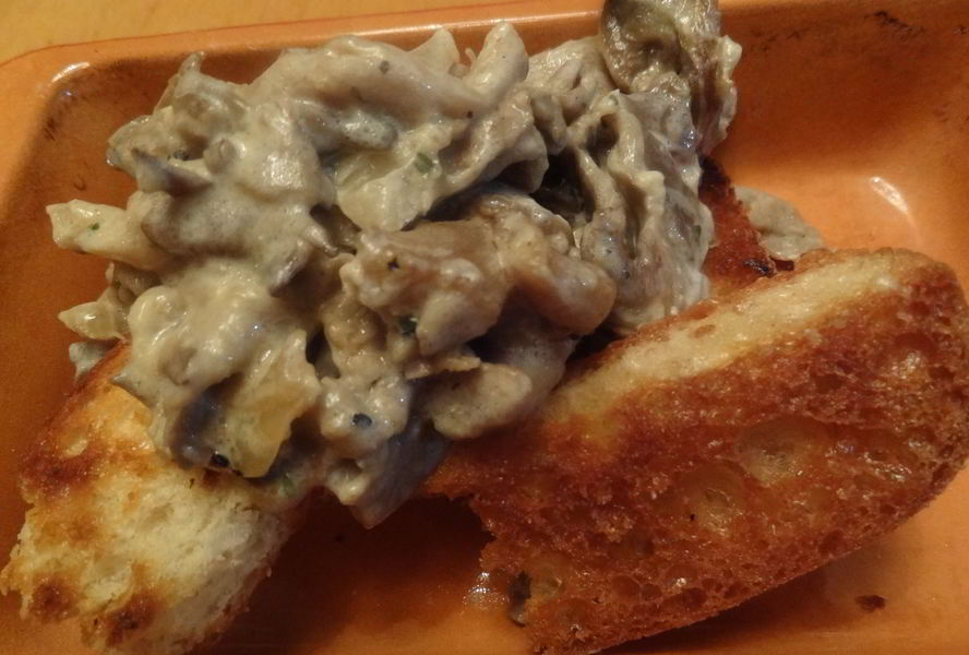 Вешенки, тушеные со сливками и тимьяном