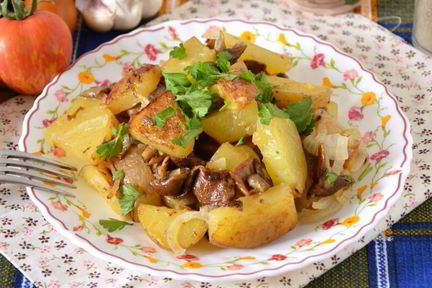 Замороженные опята с картошкой жареные