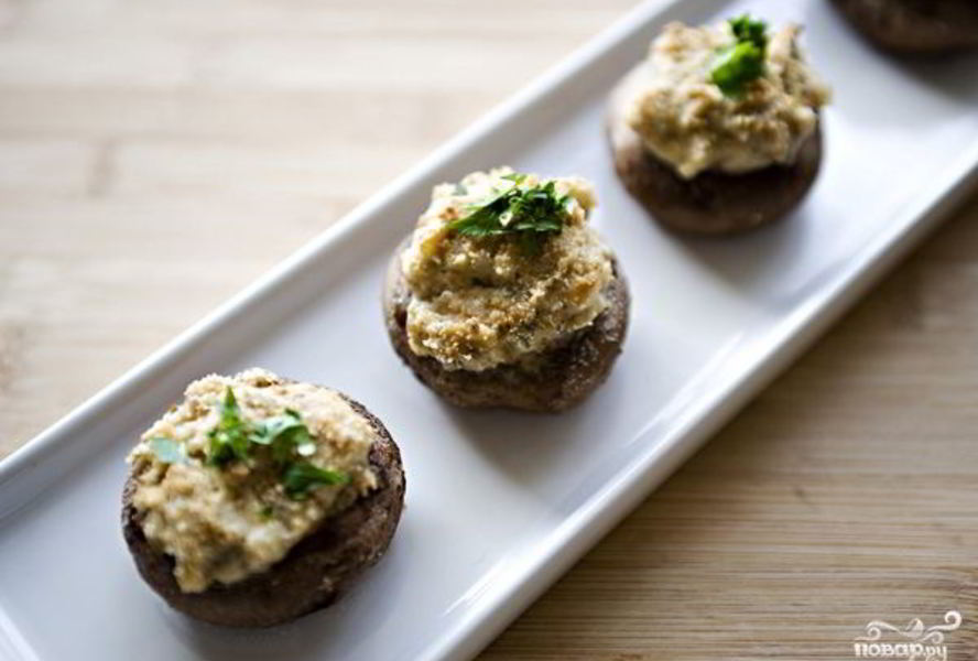 Запеченные грибы с начинкой