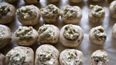 запеченные грибы с начинкой