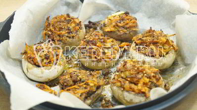 запеченные шампиньоны с овощами