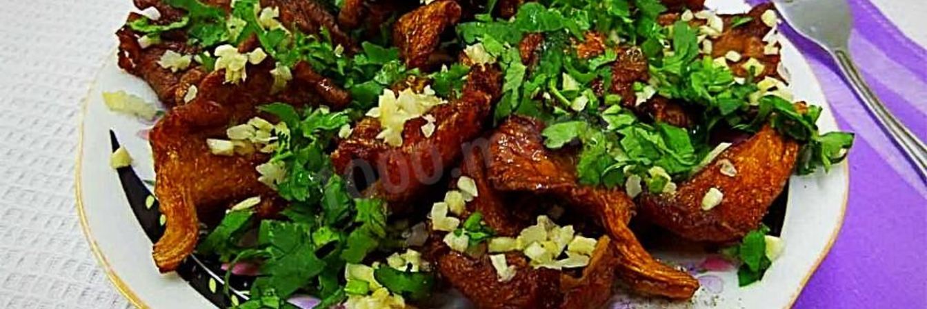 Жареные грибы с чесноком