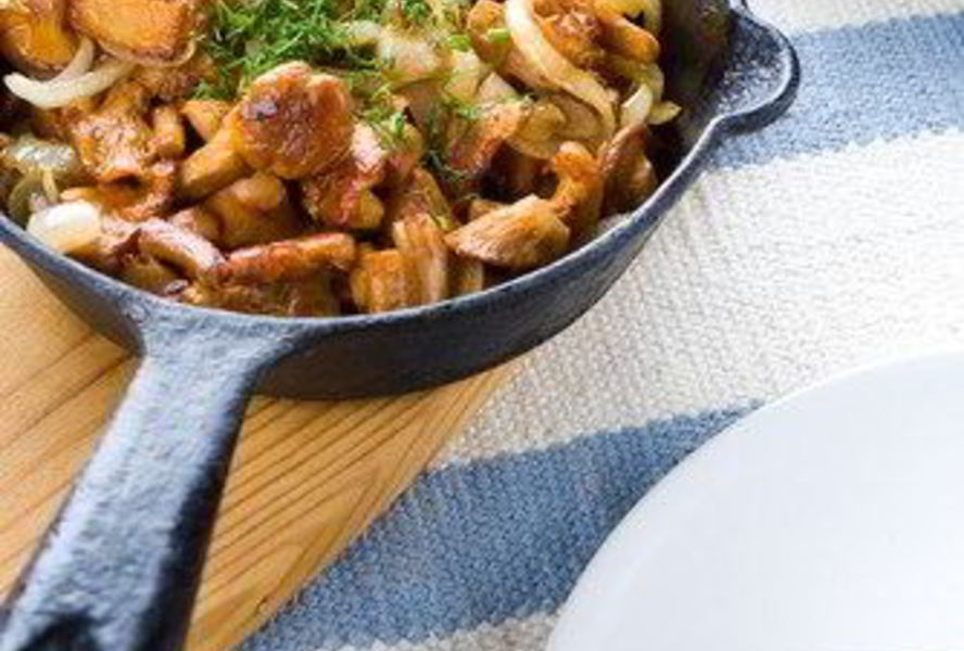 Жареные грибы в сливочном масле с шалотом