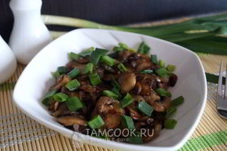 Жареные шампиньоны с луком