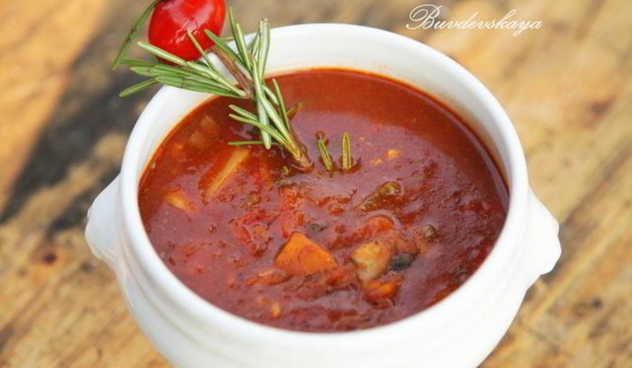 Рецепт ароматного гуляша с грибами и сельдереем