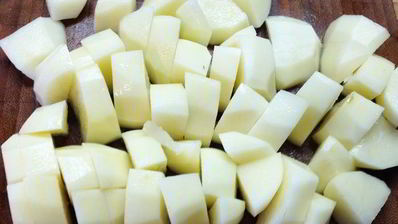 ароматный гуляш с грибами и сельдереем