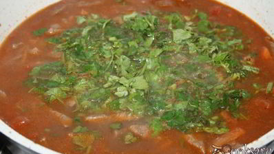 гуляш из говядины с кинзой