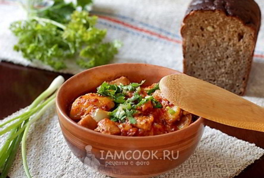 Гуляш из куриного филе