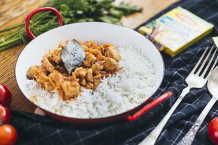 Гуляш из курицы с овощами