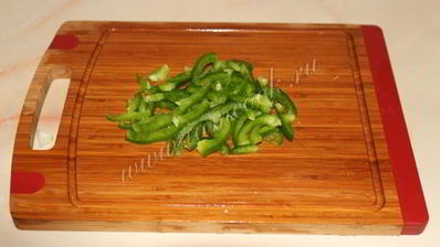 гуляш из курицы с подливкой