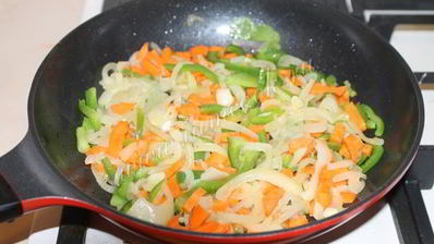 гуляш из курицы с подливкой