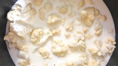 гуляш из курицы с пюре из цветной капусты