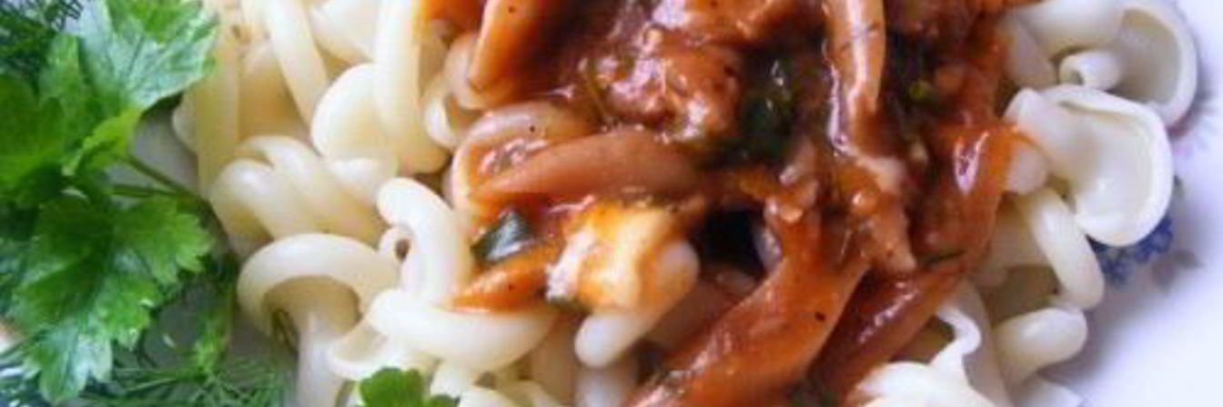 Гуляш из рыбы с грибами по-русски