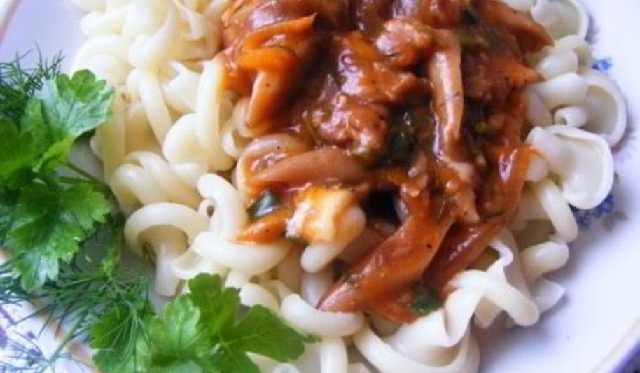 Рецепт гуляша из рыбы с грибами по-русски