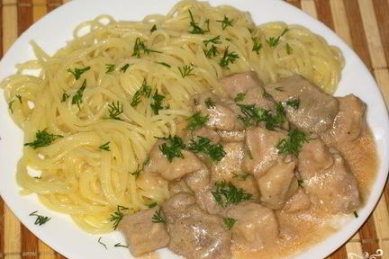 Гуляш из свинины со сливками