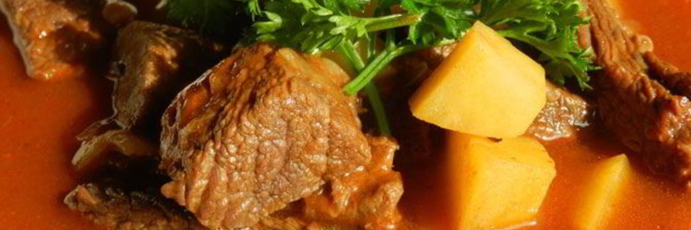 Гуляш со свининой в мультиварке