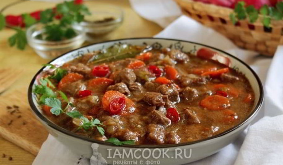 Рецепт пряного гуляша из говядины на сковороде