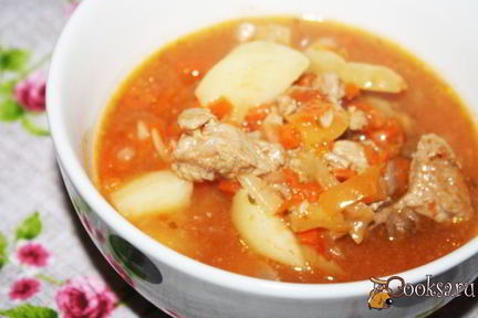 Суп-гуляш с индейкой