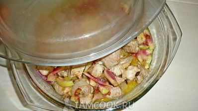 свиной гуляш с китайской редькой