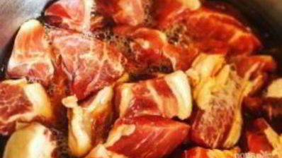 свиной гуляш в кисло-сладком соусе