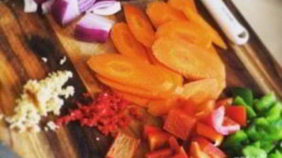 свиной гуляш в кисло-сладком соусе