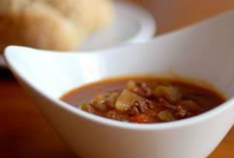 Венгерский гуляш с консервированной фасолью