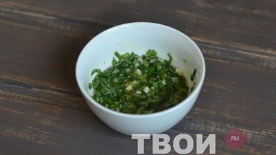 картофельное пюре с чесноком и базиликом