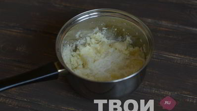 картофельное пюре с чесноком и базиликом