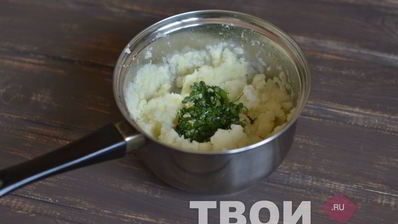 картофельное пюре с чесноком и базиликом