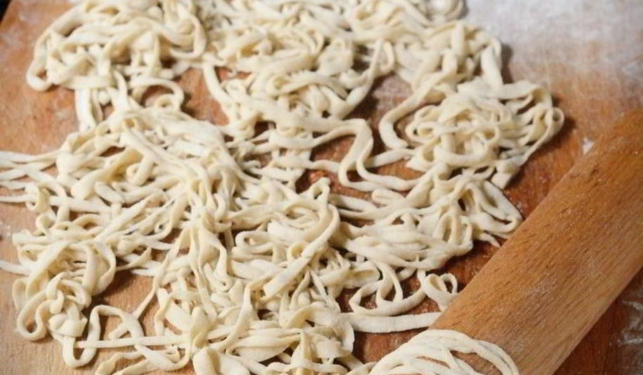 Рецепт китайской домашней лапши без яиц