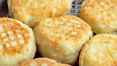 картофельные котлеты с грибным соусом