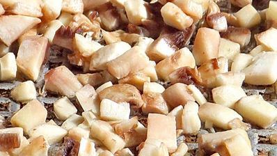 картофельные котлеты с грибным соусом