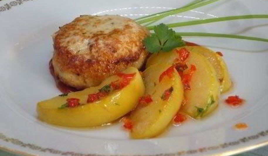 Рецепт котлет из индейки с жареными яблоками
