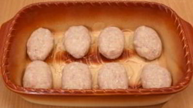 котлеты из индейки, жаренные с помидорами и сыром