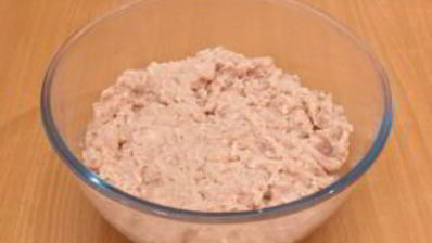 котлеты из индейки, жаренные с помидорами и сыром