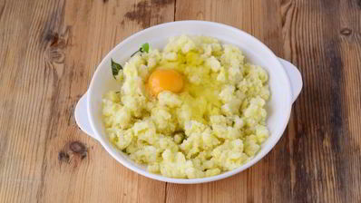 котлеты картофельные с грибной подливкой