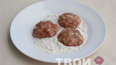 котлеты с подливкой