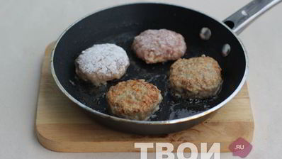 котлеты с подливкой