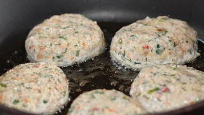 куриные котлеты с творогом и овощами