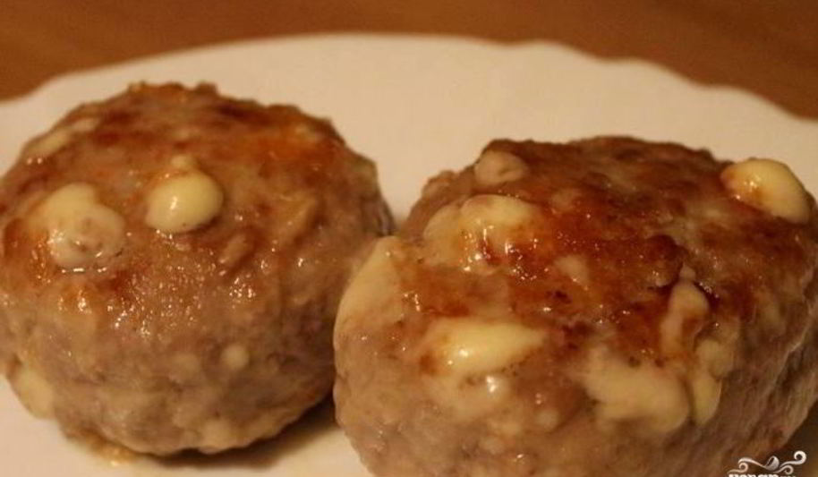 Рецепт мясных котлет с сыром